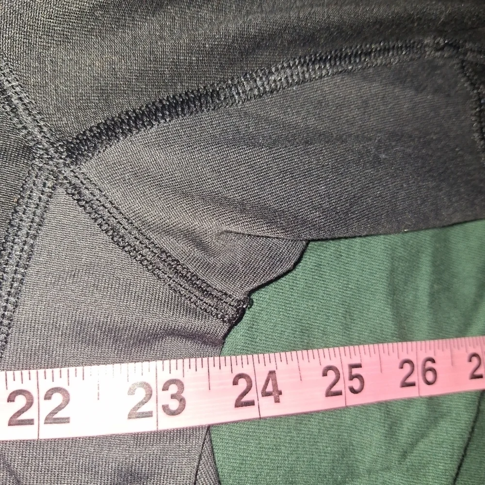 The North Face Black Long-Sleeve 1/4 Zip Pullover In A Mens XL. EUC.